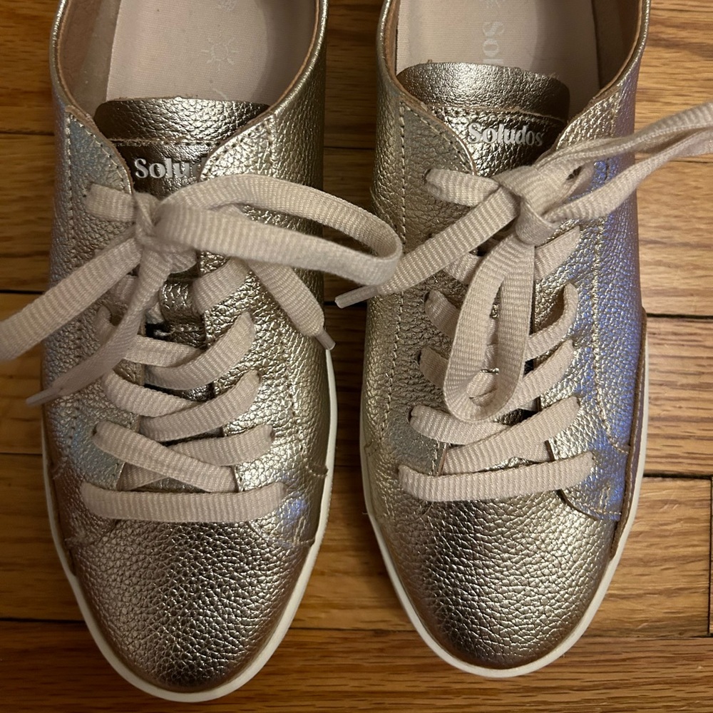 Soludos Women’s Ibiza Metallic Leather Sneaker, Size 9